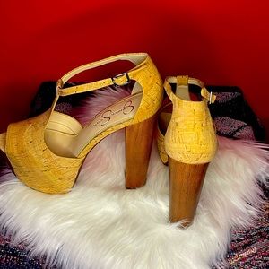 Brand: Jessica Simpson